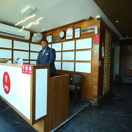 Oyo 8992 Hotel Kyra Ахмедабад Екстериор снимка