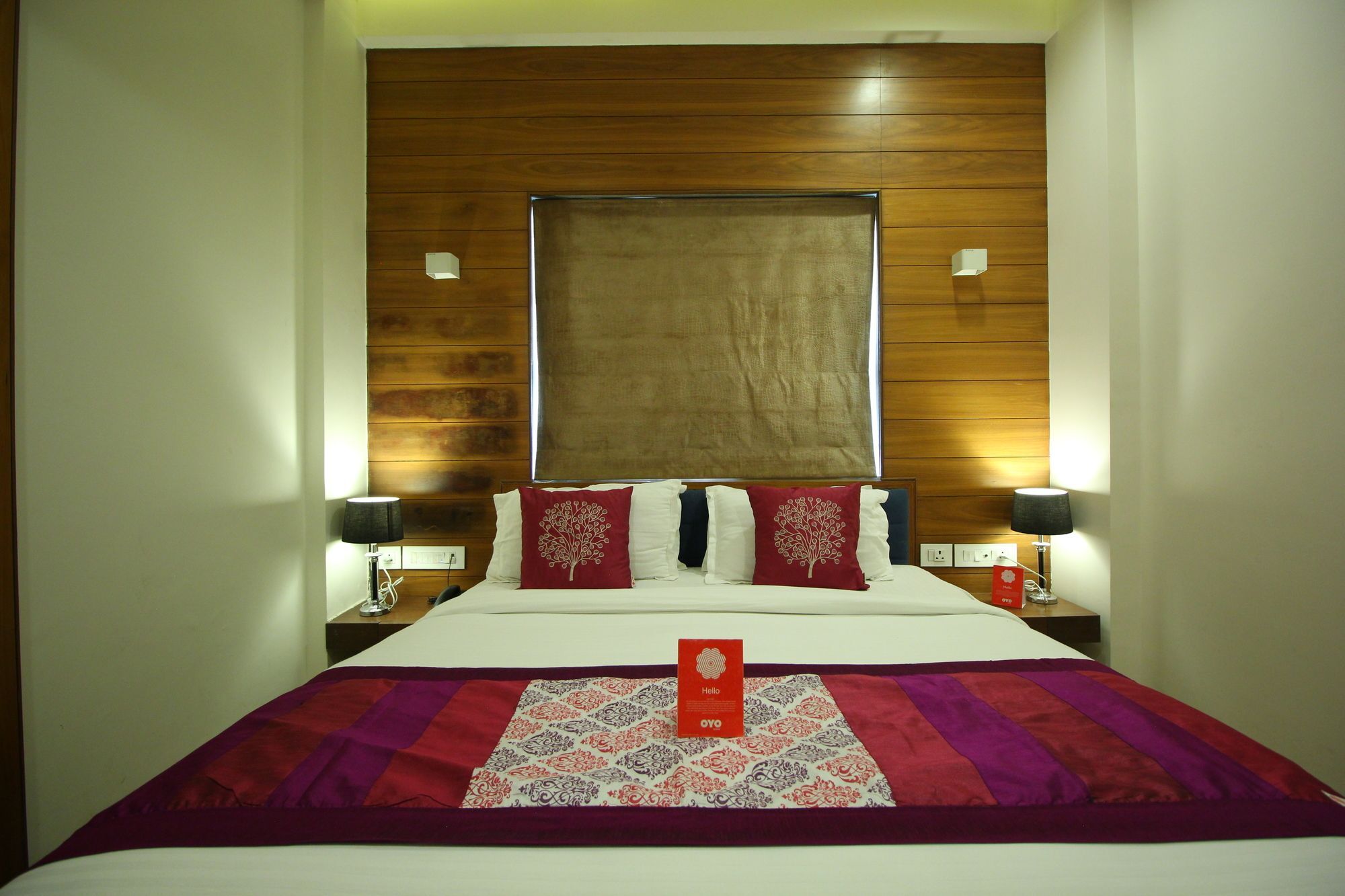 Oyo 8992 Hotel Kyra Ахмедабад Екстериор снимка